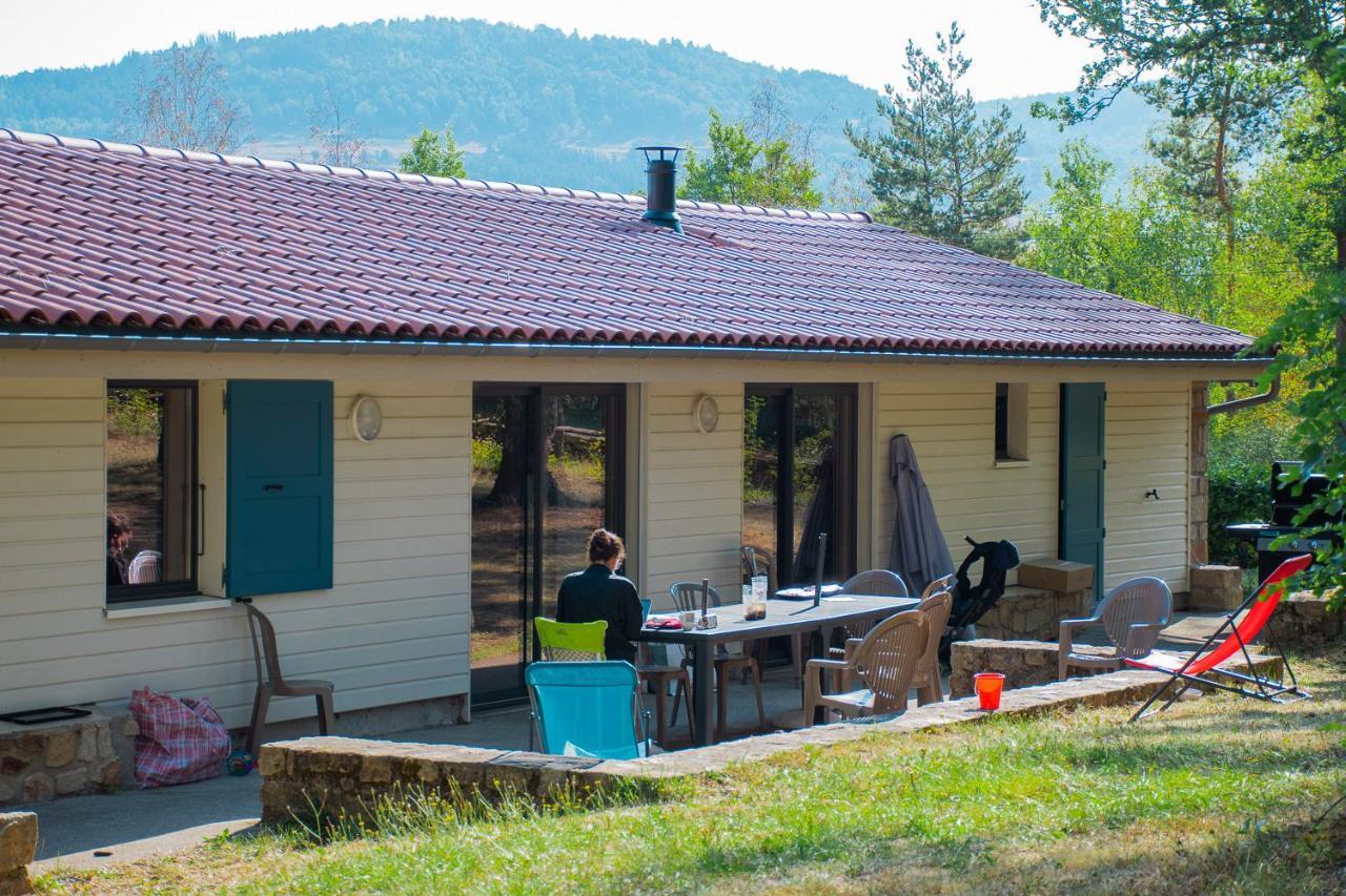 Village De Gites De La Foret De Ganigal Le Malzieu-Ville Exterior photo