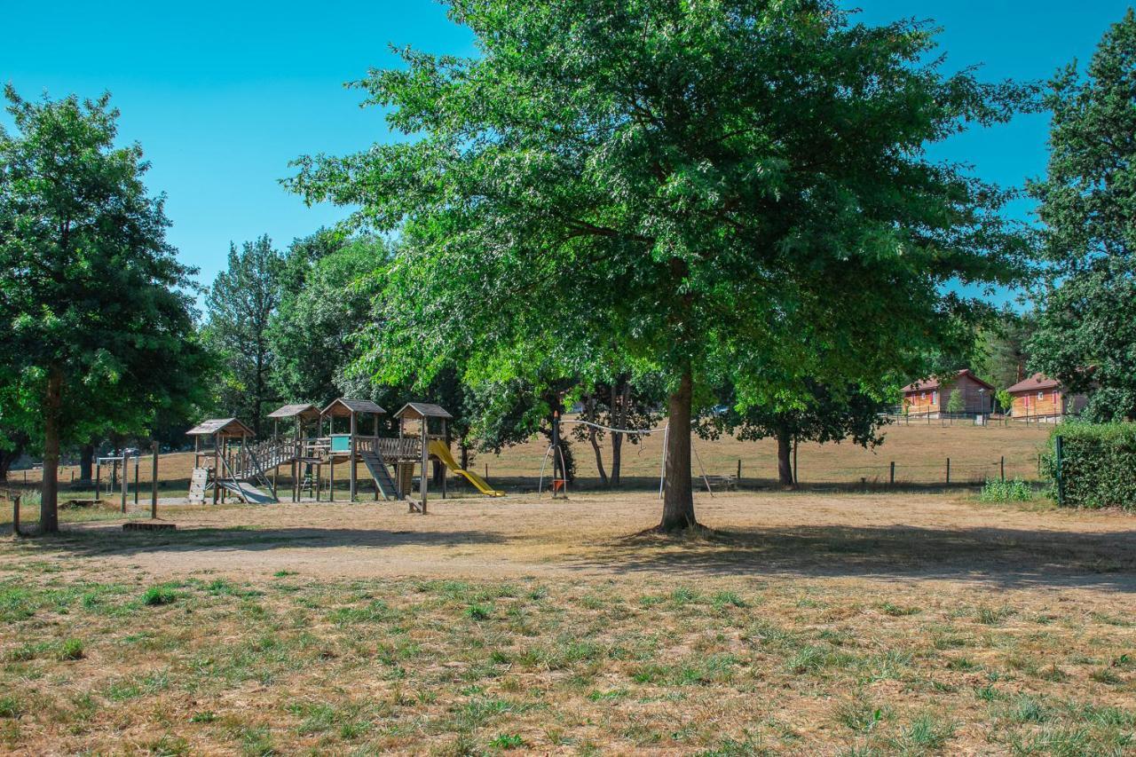 Village De Gites De La Foret De Ganigal Le Malzieu-Ville Exterior photo